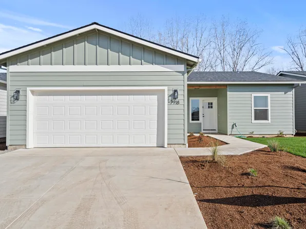 7918 27th St, White City, OR 97503