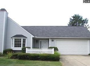 916 Knollcrest Cir, Akron, OH
