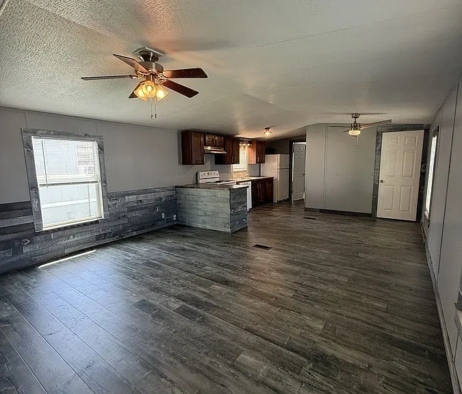 3810 S Thompson St #24 — Photo 3
