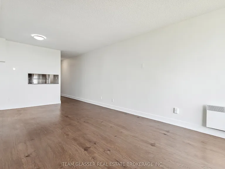21 King St #409 — Photo 15
