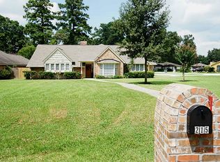 215 E North Hill Dr, Spring, TX 77373