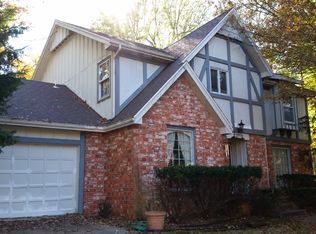 4056 E Whitehall Dr, Springfield, MO 65809