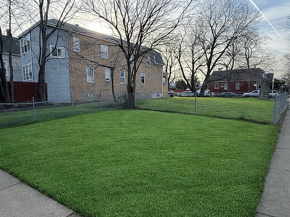 3rd image of 2313 N Laramie Ave