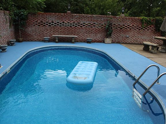 5th image of 114 Walnut Hill Dr