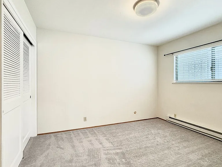 Athol Ave. 266 — Photo 16