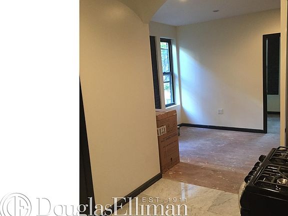 5th image of 240 E 28th St APT 15