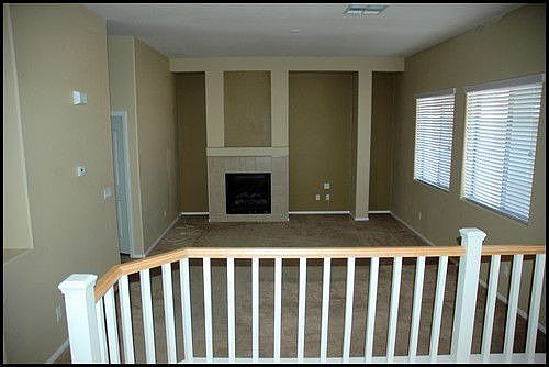 4th image of 245 Garnet Garden St