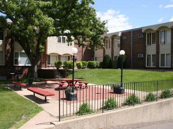 Parklawn Apartments, 4251 Parklawn Ave #106, Minneapolis, MN 55435