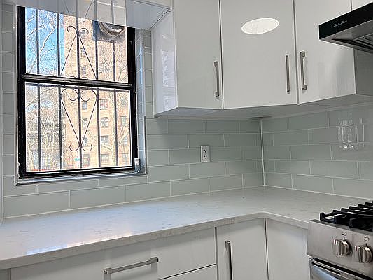 4th image of 295 Cherry St #2