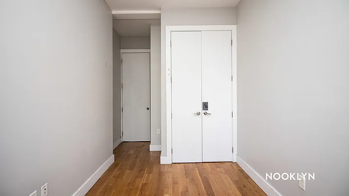 Rented by Nooklyn NYC LLC | media 31