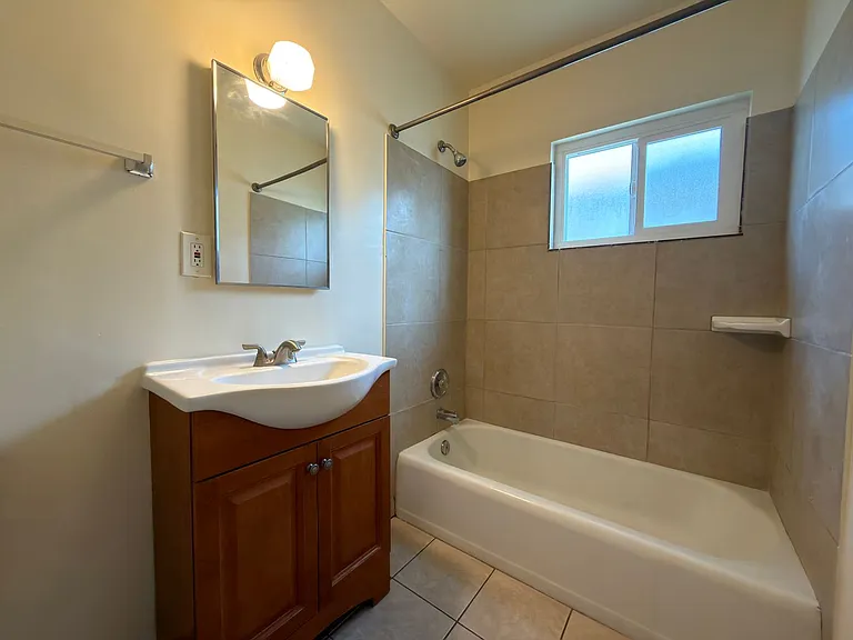 11614 Bellflower Blvd — Photo 28
