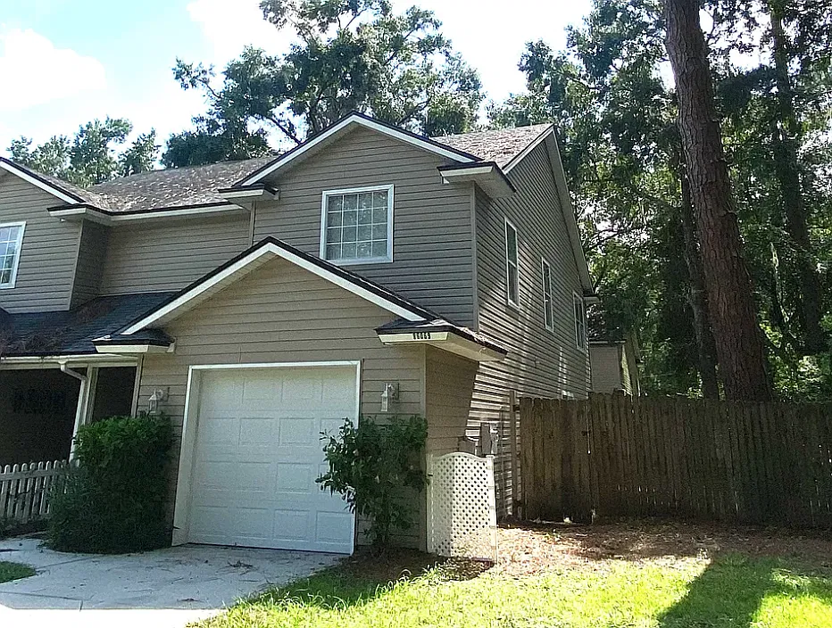 Pineview — Photo 1