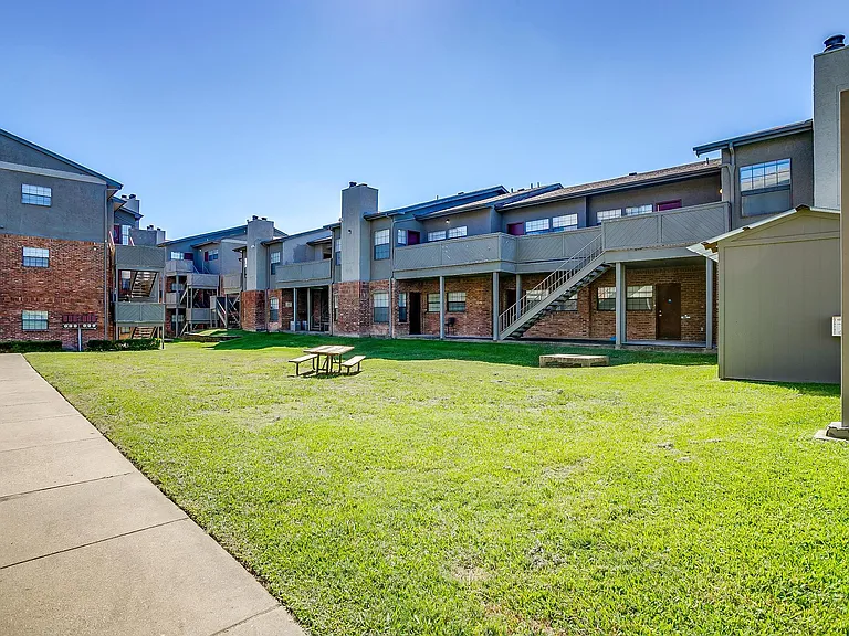 Portofino Apartments — Photo 17