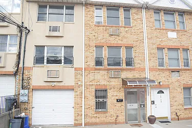 Rented by NY Space Finders Inc.