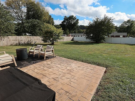 2nd image of 3056 Fairway Dr