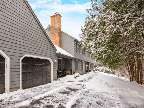 6818 Woodchuck Hill Rd, Fayetteville, NY 13066