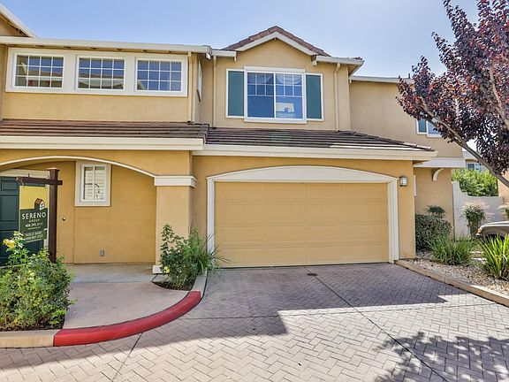 2nd image of 252 Frangipani Ct