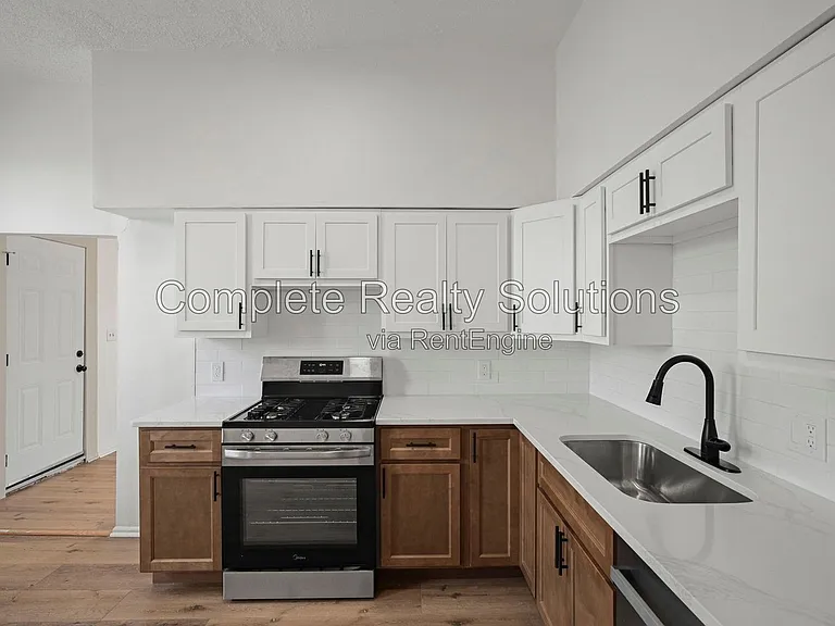 2928 Texas Ave #2F — Photo 14