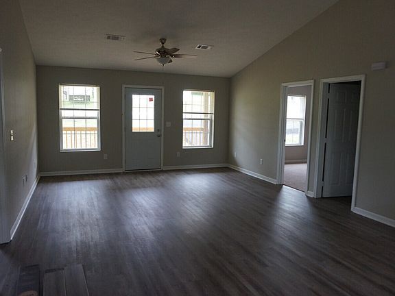 3rd image of 2089 Walnut St