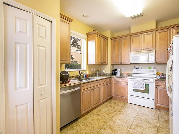 4th image of 16560 Goldenrod Ln Unit 103