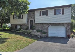 1036 Glenview Dr, Denver, PA 17517