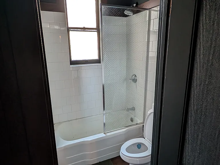 826 S Burlington Ave #G1 — Photo 4