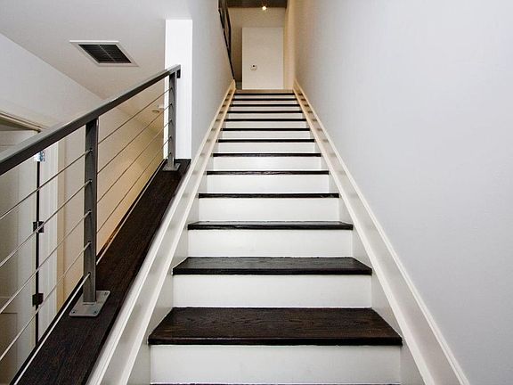 4th image of 163 SE 1st Ave