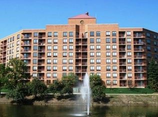 5885 Forest View Rd APT 106, Lisle, IL 60532