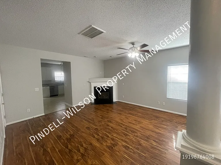 2800 Gross Ave — Photo 2