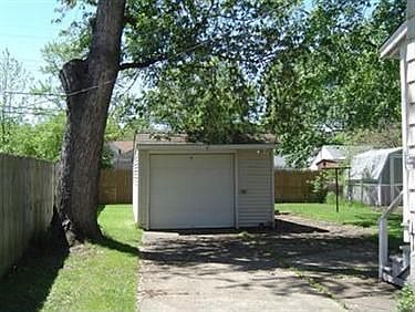 2nd image of 258 Marseilles Ave
