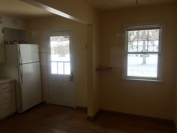 4th image of 516 N 9th Ave