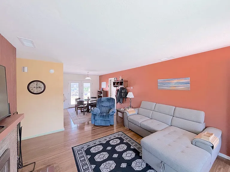 3200 California St NE — Photo 11