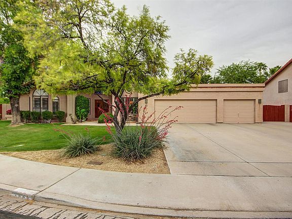 3rd image of 1228 E Glencove Cir