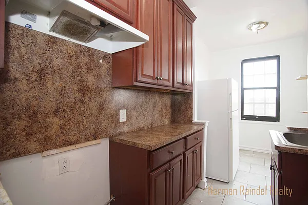 Rented by Norman Raindel, LREB | media 8