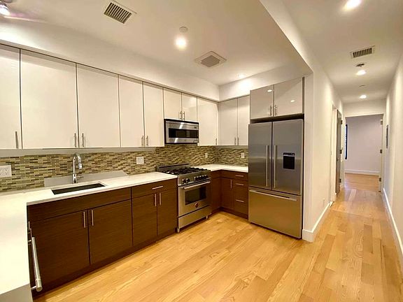 3rd image of 35 Madison St #B2
