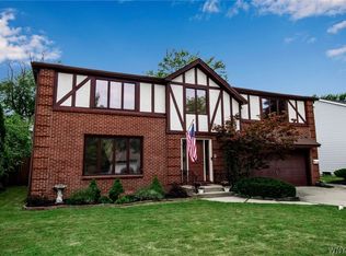 115 Chaumont Dr, Williamsville, NY 14221