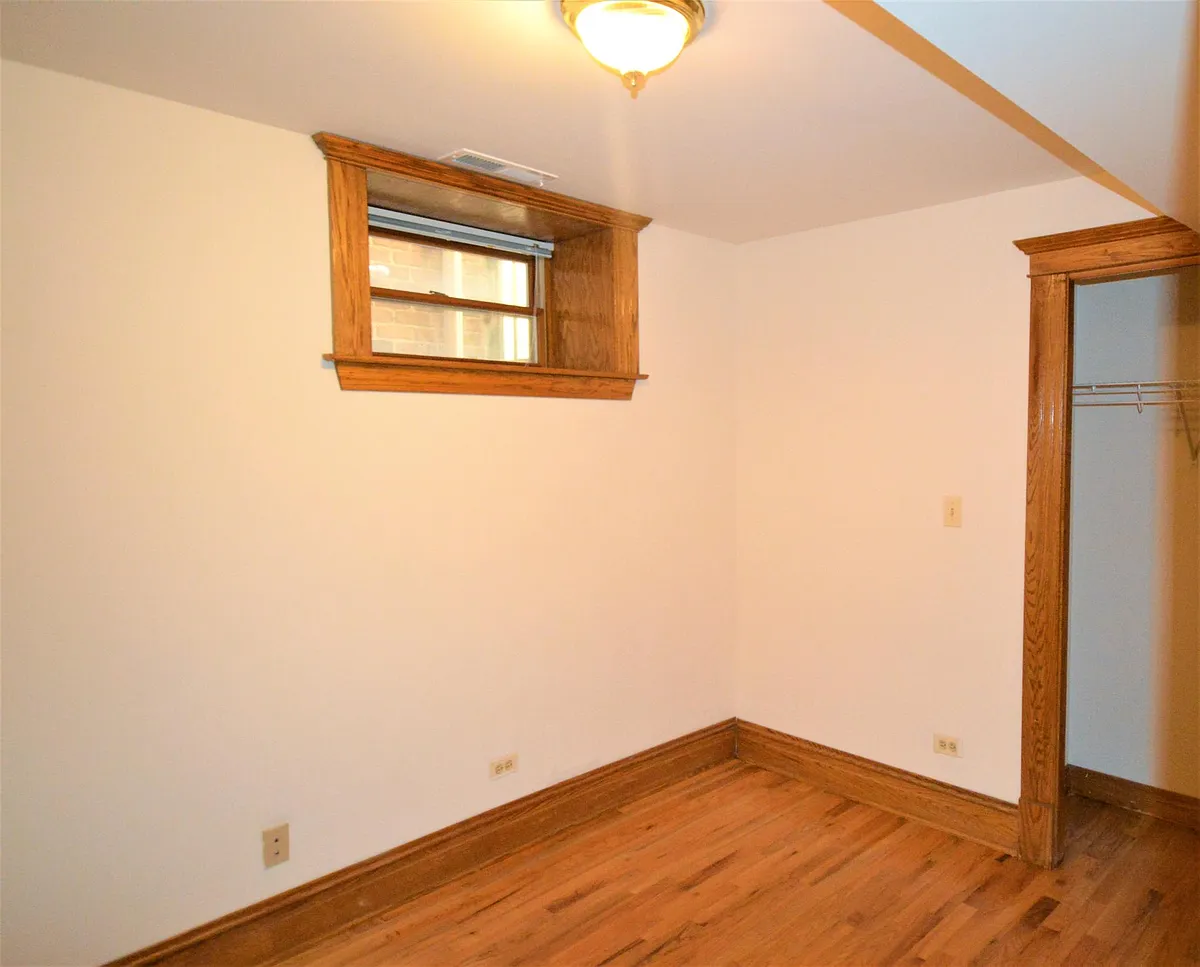 Building Photo - 638 W Drummond Pl #G