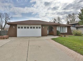 724 Cherry Hill Rd, Dyer, IN 46311