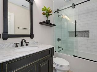 619 N Racine Ave APT 1, Chicago, IL 60642