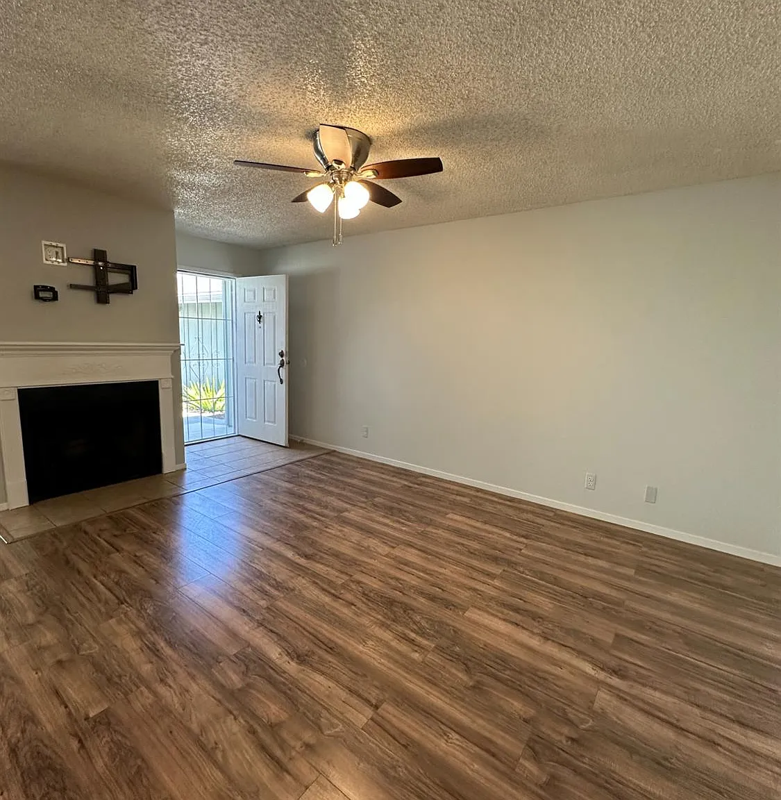 2 bed, 966 sqft, $1,750 — Photo 4