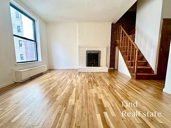 4th image of 107 W 69th St #Phd