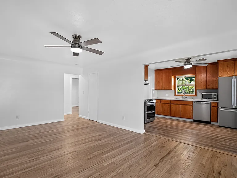 1553 Fir St — Photo 2