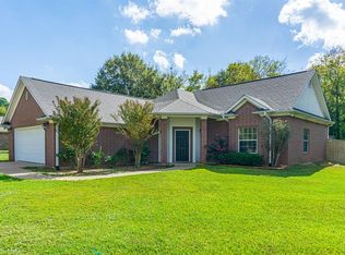 405 Husky Dr, Lindale, TX 75771