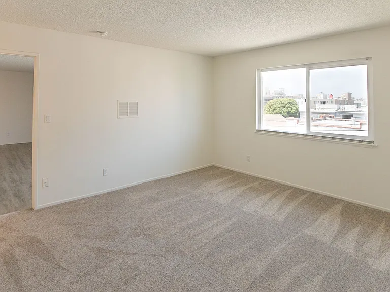 35 24th Ave #4 — Photo 10