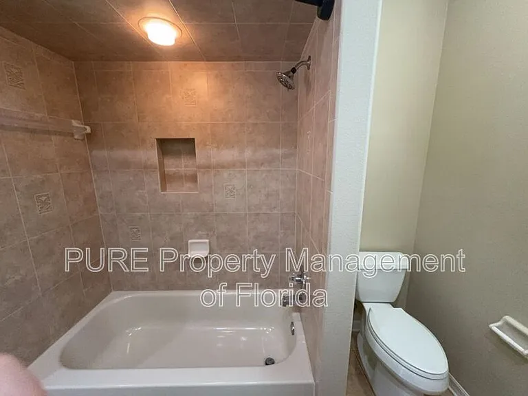 6 Heuchera Ct W — Photo 41