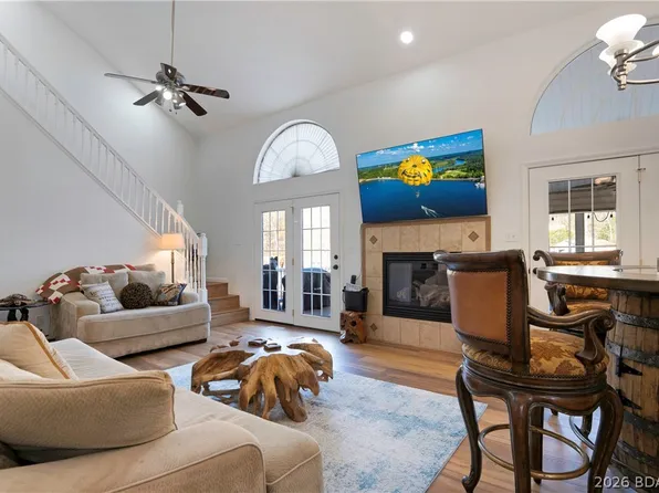 1453 Ginger Rd, Lake Ozark, MO 65049