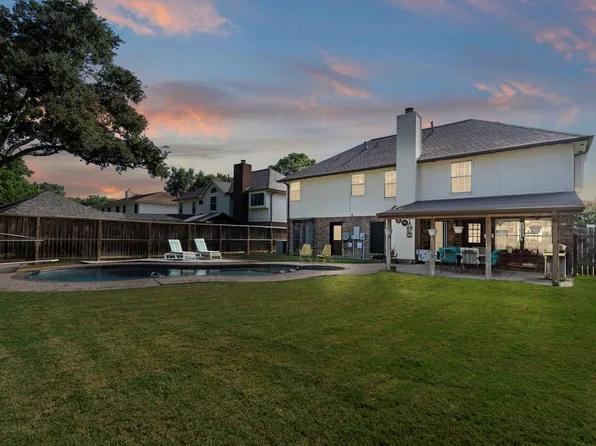 611 Woodlake Cir, Sugar Land, TX 77498