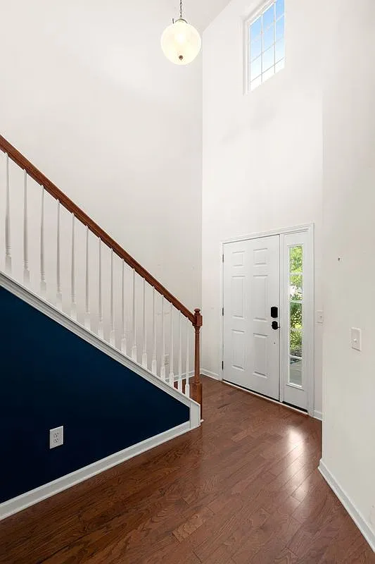 3 bed, 2.5 bath, 1725 sqft, $2,600 — Photo 4