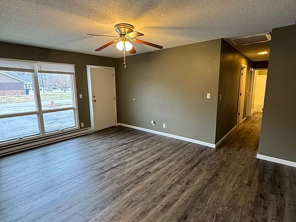 4th image of 17-23.5 S Leonard St APT 19