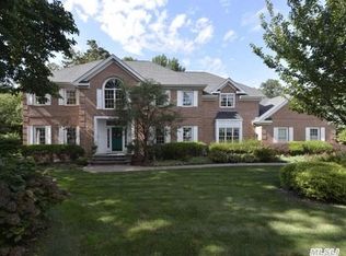 7 Chereb Ct, Setauket, NY 11733